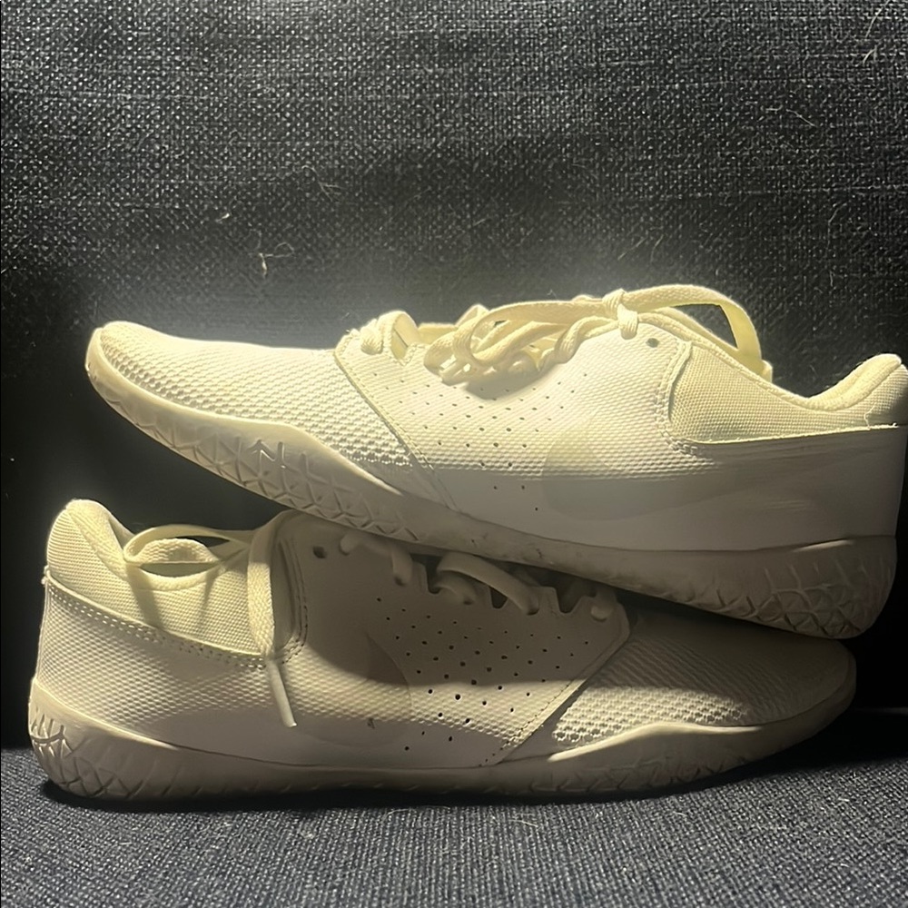 NIKE CHEER SHOES